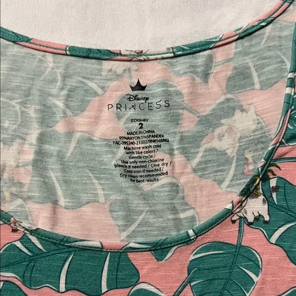 Torrid Moana tunic top features Pua and hei hei babydoll style Disney - Picture 6 of 6